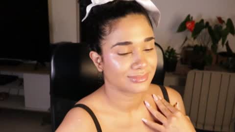 You want to talk to me more personal follow me in My Channel VIP  50 the discount       online show from 10.15.25