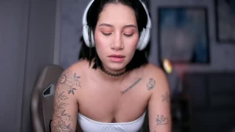 Snapshot of soytulu_ chatting on 04.22.26 brisa s online show from 04.22.26