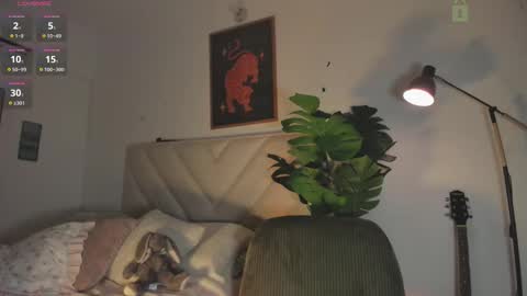 Snapshot of space_sexjs chatting on 09.17.25 ali online show from 09.17.25