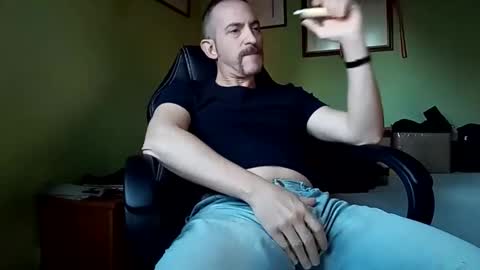 Snapshot of spanishharddick chatting on 12.15.24 Manu online show from 12.15.24
