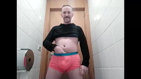 Snapshot of spanishharddick chatting on 12.19.24 Manu online show from 12.19.24