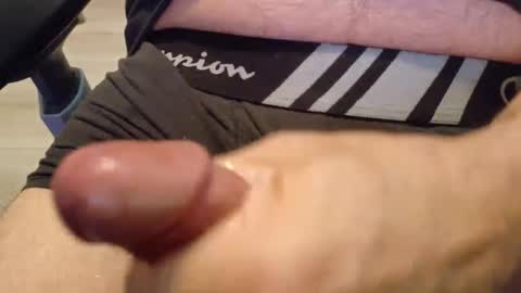 Snapshot of sparklenuts17 chatting on 10.04.25 sparklenuts17 online show from 10.04.25