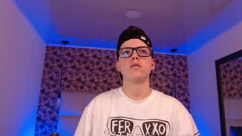 Snapshot of spencerm_ chatting on 10.22.25 spencerm_ online show from 10.22.25
