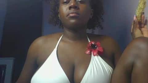 Snapshot of spicy_cherrie chatting on 06.16.26 cherrie online show from 06.16.26