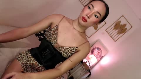 Snapshot of spicy_kinky chatting on 02.18.25 Alora online show from 02.18.25