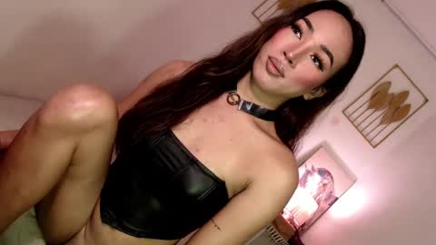 Snapshot of spicy_kinky chatting on 03.01.25 Alora online show from 03.01.25