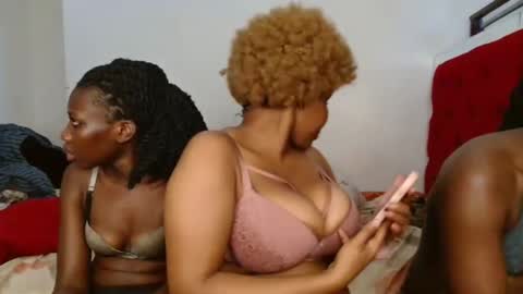 Snapshot of spicy_suzzy chatting on 10.18.25 Spicy online show from 10.18.25