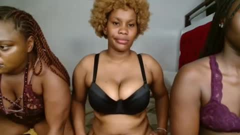 Snapshot of spicy_suzzy chatting on 10.19.25 Spicy online show from 10.19.25