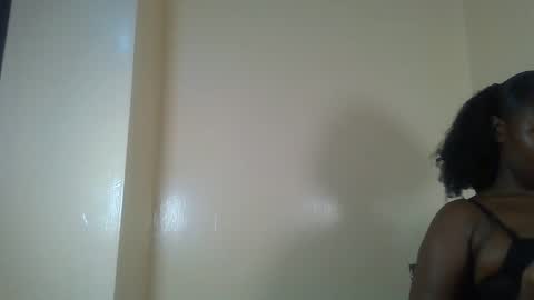 Snapshot of spicy_vibezz chatting on 10.18.25 spicy_vibezz online show from 10.18.25