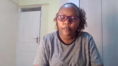 Snapshot of spicy_vibezz chatting on 10.21.25 spicy_vibezz online show from 10.21.25