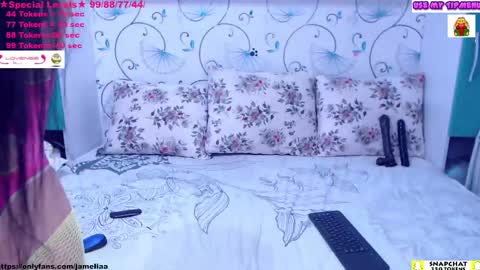 Snapshot of spicybrunnete chatting on 02.06.25 Trisha online show from 02.06.25