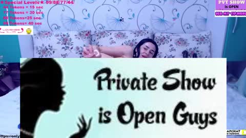 Snapshot of spicybrunnete chatting on 03.03.25 Trisha online show from 03.03.25
