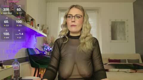 Snapshot of spicyhotmilf chatting on 03.16.26 Lexsy online show from 03.16.26