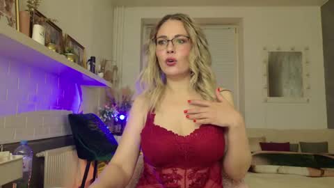 Snapshot of spicyhotmilf chatting on 05.13.26 Lexsy online show from 05.13.26
