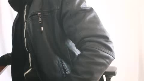 Marco. When Im offline you can view premium content in bio online show from 01.14.26