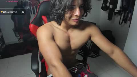 Snapshot of spideychill chatting on 02.08.26 spideychill online show from 02.08.26