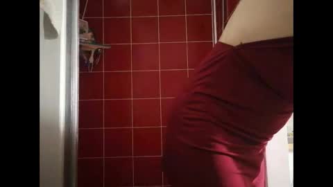 Snapshot of splafy chatting on 12.20.25 ellie online show from 12.20.25