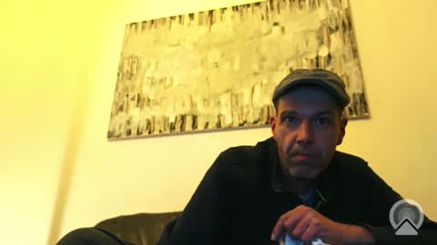 Snapshot of spliffray chatting on 04.21.26 spliffray online show from 04.21.26