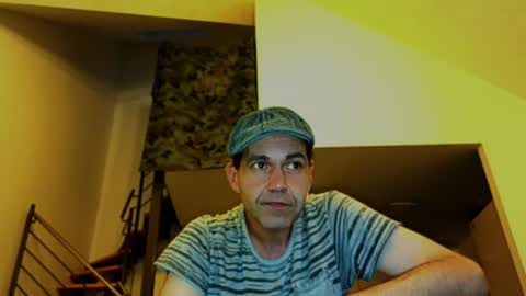 Snapshot of spliffray chatting on 06.24.26 spliffray online show from 06.24.26