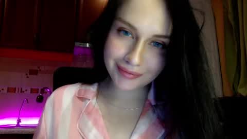 Snapshot of spoil9evangeline chatting on 03.08.25 spoil9evangeline online show from 03.08.25
