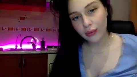 Snapshot of spoil9evangeline chatting on 03.10.25 spoil9evangeline online show from 03.10.25