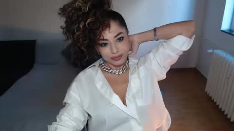 Doll online show from 10.10.25