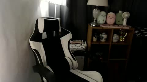 CALL ME RAINE online show from 01.21.25