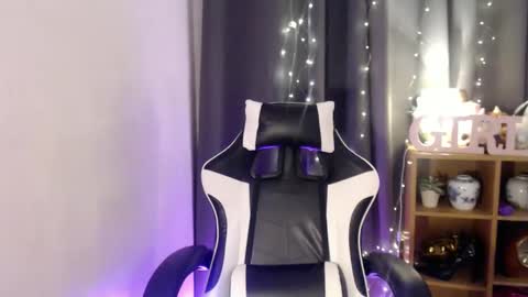 CALL ME RAINE online show from 02.10.25