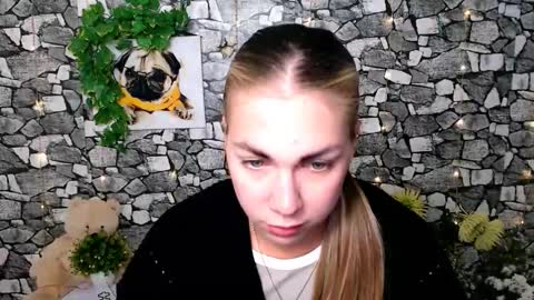 Snapshot of sport_tall_karina chatting on 10.07.25 Karina online show from 10.07.25