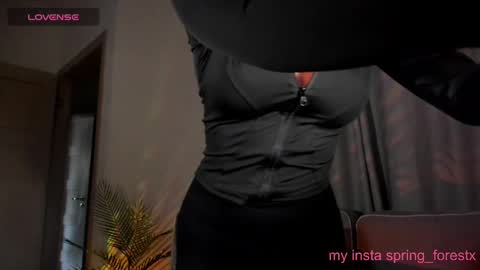 Snapshot of spring_forestx chatting on 02.21.25 Lilly  online Monday - Friday ask time in pm online show from 02.21.25