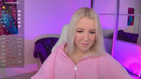 Snapshot of springajara chatting on 10.19.25 Vetta online show from 10.19.25