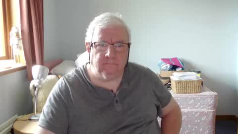 Snapshot of springtine chatting on 06.01.26 springtine online show from 06.01.26