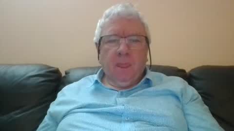 Snapshot of springtine chatting on 06.14.26 springtine online show from 06.14.26