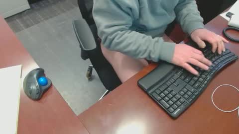 Snapshot of squirrelly82 chatting on 02.17.25 make me cum c2c talk to me online show from 02.17.25