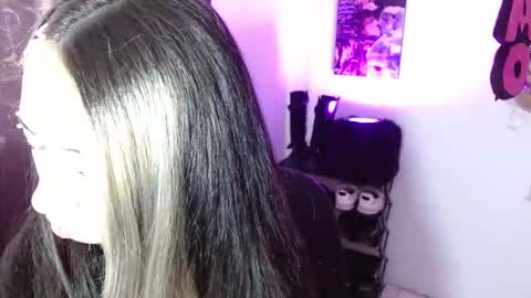 Snapshot of squirt_charlotte chatting on 10.20.25  HELLO WELCOME MY NAME IS CHARLOTTE OY A NEW GIRL   online show from 10.20.25