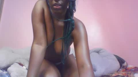 Snapshot of squirt_goddess_ chatting on 03.01.26 Emmah online show from 03.01.26