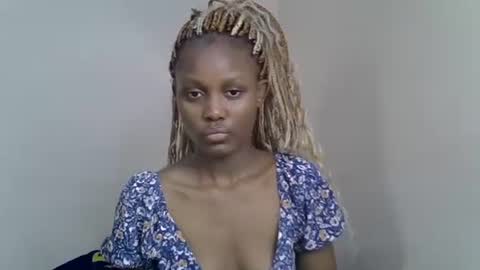 Snapshot of squirt_godes chatting on 10.18.25 Tashy online show from 10.18.25