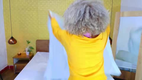 Snapshot of squirter_girl69 chatting on 02.18.25 squirter_girl69 online show from 02.18.25