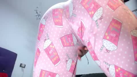 Snapshot of squirter_girl69 chatting on 02.28.25 squirter_girl69 online show from 02.28.25