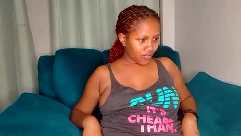 Snapshot of squirtqueen333 chatting on 01.03.25 shana online show from 01.03.25