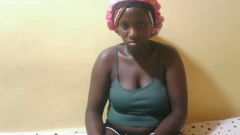 Snapshot of squirtypussie chatting on 04.15.26 squirtypussie online show from 04.15.26