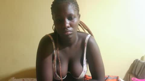 Snapshot of squirtypussie chatting on 05.25.26 squirtypussie online show from 05.25.26