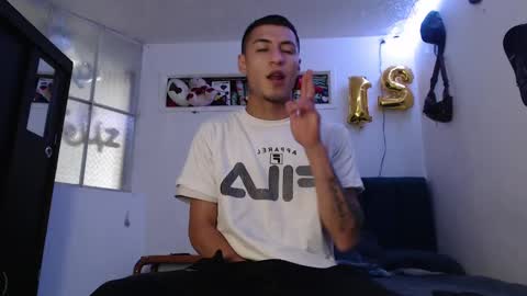 Snapshot of sr_porn01 chatting on 01.09.25 sr_porn01 online show from 01.09.25