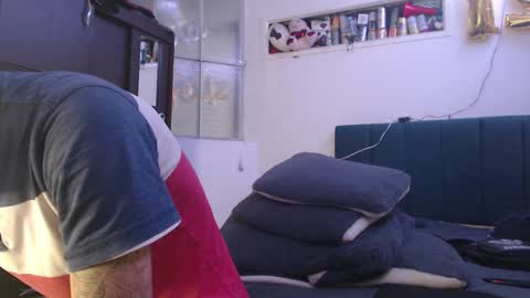 Snapshot of sr_porn01 chatting on 02.13.25 sr_porn01 online show from 02.13.25