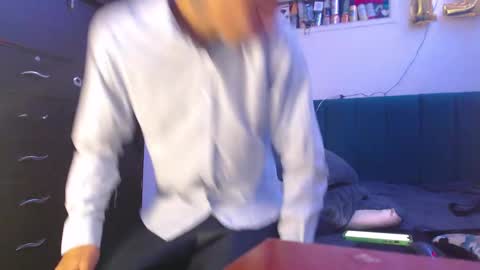 Snapshot of sr_porn01 chatting on 02.14.25 sr_porn01 online show from 02.14.25