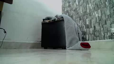 Snapshot of srfindomfeet_ chatting on 01.03.25 sr master cum its my old account online show from 01.03.25