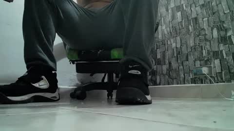 Snapshot of srfindomfeet_ chatting on 01.07.25 sr master cum its my old account online show from 01.07.25