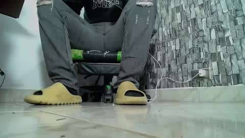 Snapshot of srfindomfeet_ chatting on 01.16.25 sr master cum its my old account online show from 01.16.25