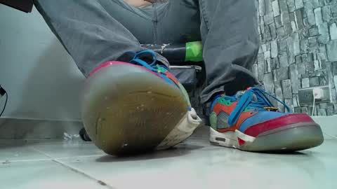 Snapshot of srfindomfeet_ chatting on 01.19.25 sr master cum its my old account online show from 01.19.25