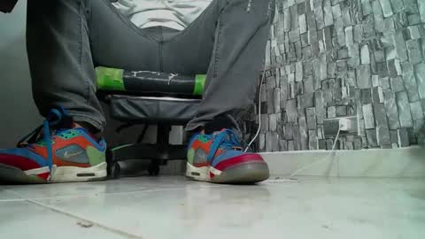 Snapshot of srfindomfeet_ chatting on 01.19.25 sr master cum its my old account online show from 01.19.25